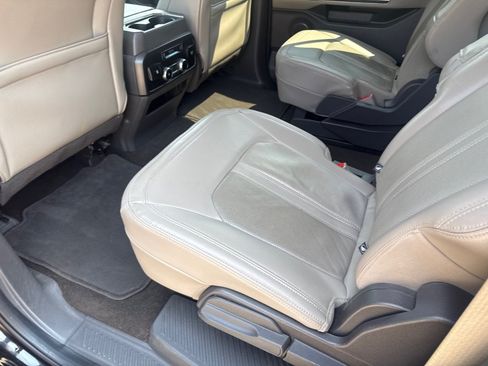 Used 2021 Ford Expedition Max Limited AWD/4WD image 22