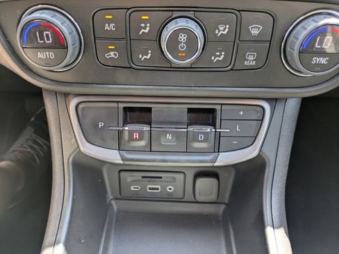 Used 2022 GMC Terrain AT4 AWD/4WD image 27