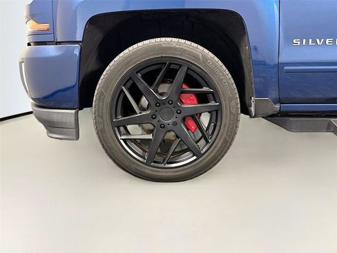 Used 2017 Chevrolet Silverado 1500 LT w/ All Star Edition AWD/4WD image 16