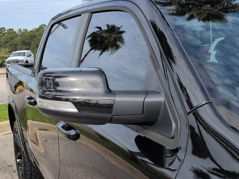 Used 2020 RAM 1500 Laramie AWD/4WD image 11