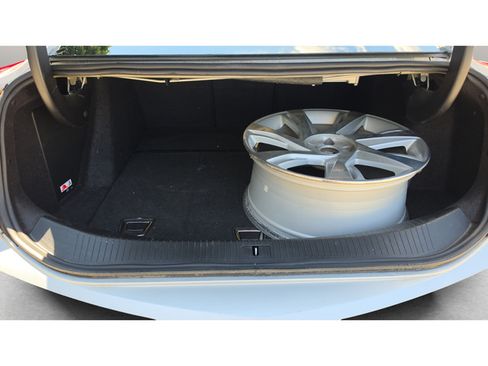 Used 2016 Cadillac ELR FWD image 11