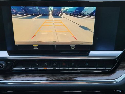 Used 2025 Chevrolet Silverado 1500 LT RWD image 19
