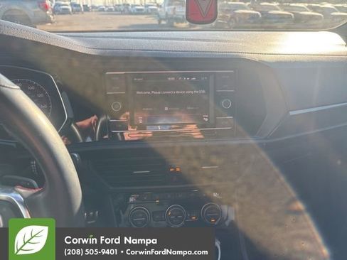 Used 2019 Volkswagen Jetta GLI image 12