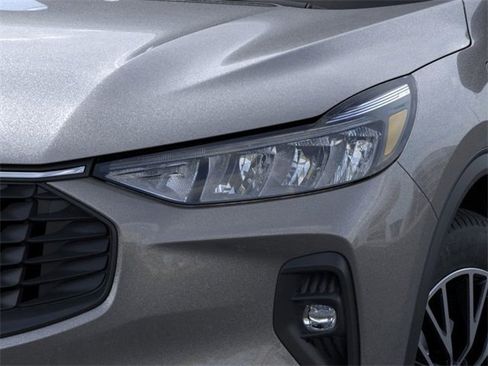 New 2025 Ford Escape SE image 18