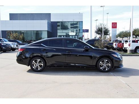 Used 2020 Nissan Sentra SV image 7