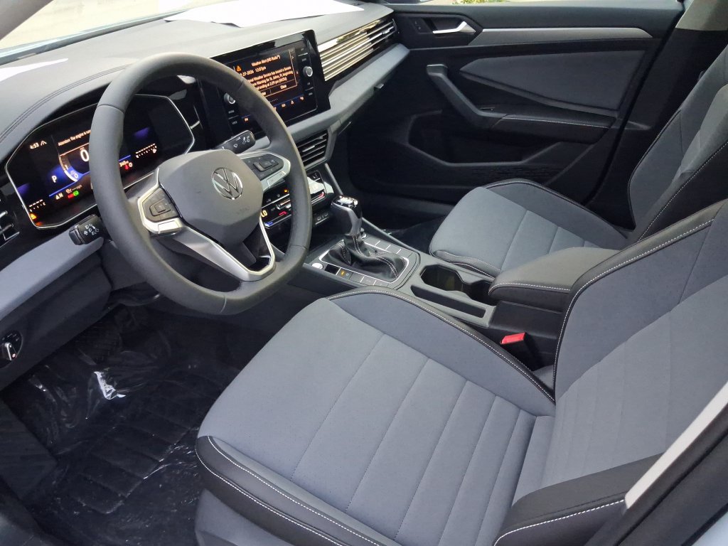 New 2026 Volkswagen Jetta SE FWD image 7