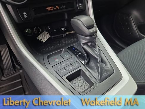 Used 2021 Toyota RAV4 LE w/ Carpet Mat Package (TMS) AWD/4WD image 16