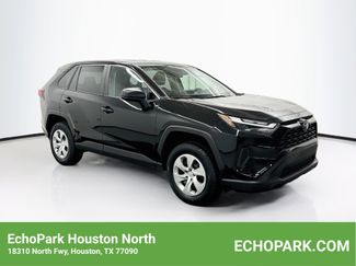 Used 2025 Toyota RAV4 LE FWD video 1