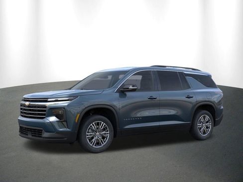 New 2026 Chevrolet Traverse LT w/ Driver Confidence Package FWD image 2
