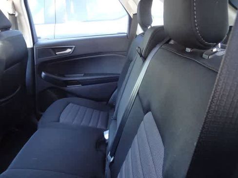 Used 2021 Ford Edge SE FWD image 9