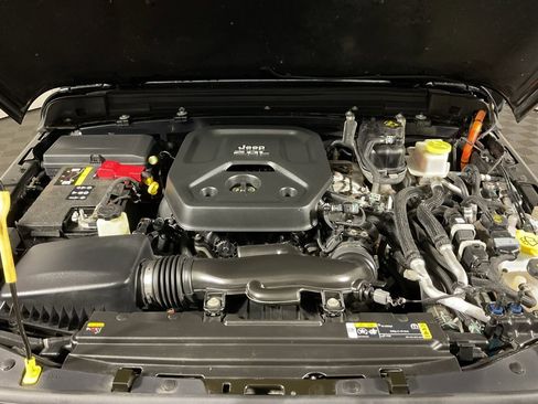 Used 2021 Jeep Wrangler Unlimited Sahara image 8