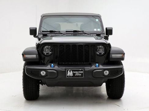 Used 2023 Jeep Wrangler Unlimited w/ Cold Weather Group image 5