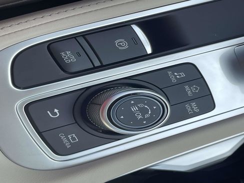 Certified 2025 INFINITI QX60 Luxe image 23