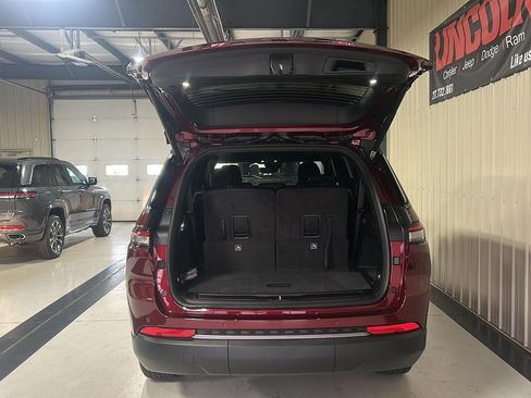 New 2026 Jeep Grand Cherokee L 4WD image 8