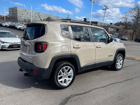Used 2015 Jeep Renegade Latitude AWD/4WD image 8