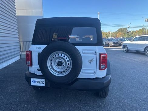 New 2025 Ford Bronco Base image 4