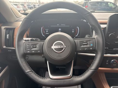 Used 2024 Nissan Pathfinder Platinum w/ Cargo Package FWD image 18