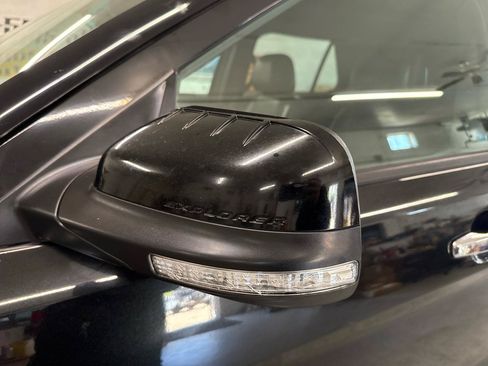 Used 2015 Ford Explorer XLT w/ Equipment Group 202B AWD/4WD image 93