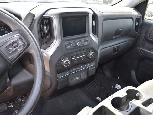 Used 2022 Chevrolet Silverado 1500 Custom image 9