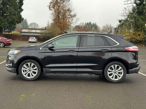 Used 2024 Ford Edge Titanium image 3