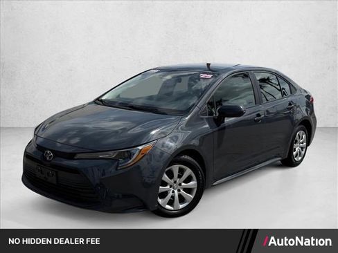Used 2025 Toyota Corolla LE FWD image 1