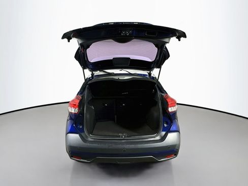 Used 2019 Nissan Kicks SR w/ SR Premium Package FWD image 32