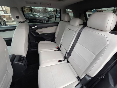 Used 2019 Volkswagen Tiguan SE w/ Panoramic Sunroof Package image 14