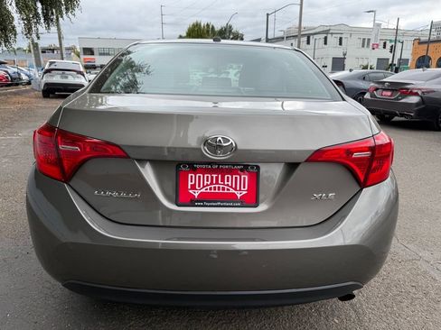 Used 2018 Toyota Corolla XLE FWD image 6