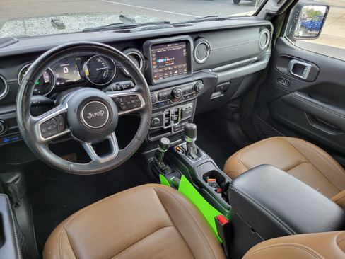 Used 2023 Jeep Wrangler Unlimited Sahara w/ Cold Weather Group AWD/4WD image 18