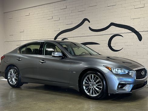 Used 2018 INFINITI Q50 Luxe w/ Essential Package (3.0T Luxe) AWD/4WD image 2