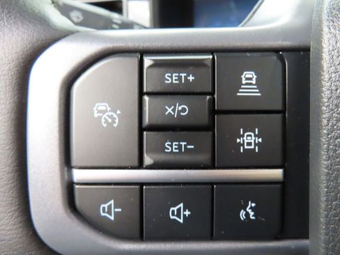 Used 2025 Ford F150 Lariat AWD/4WD image 45