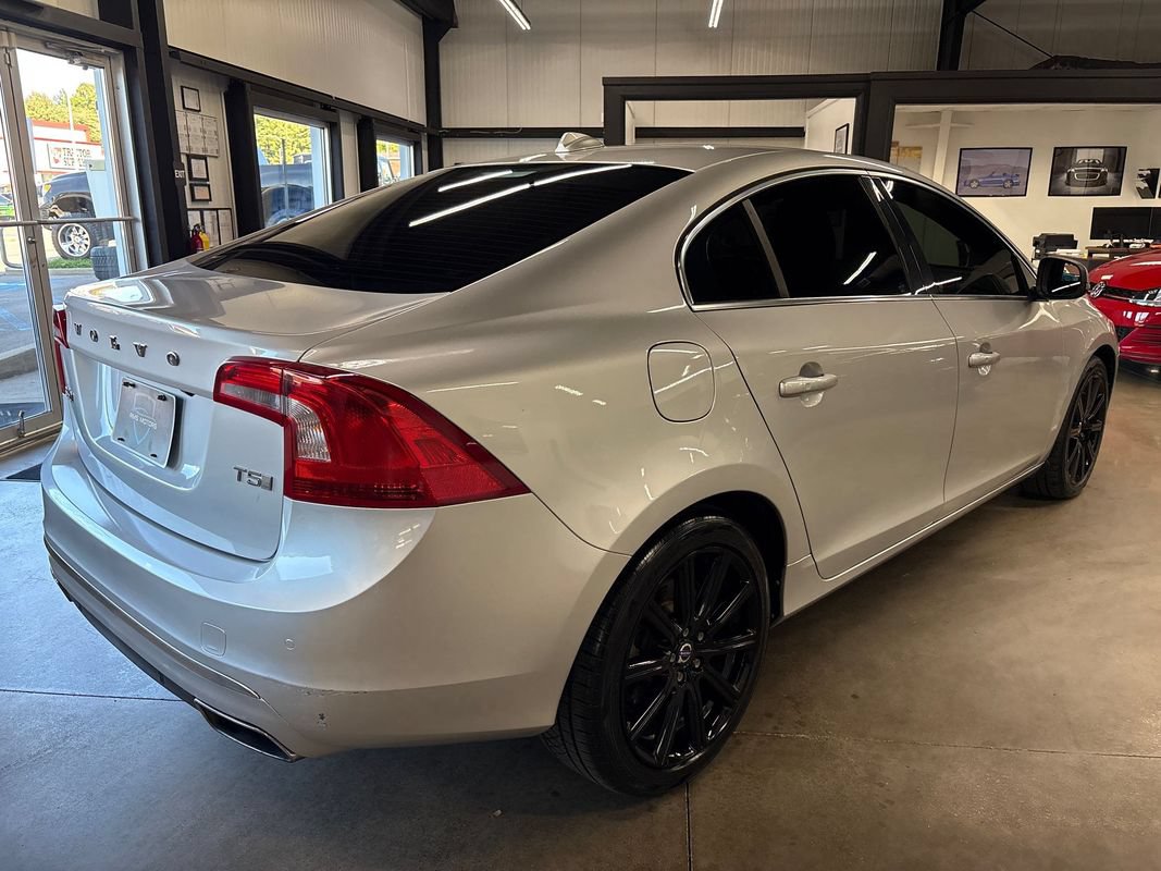 Used 2017 Volvo S60 T5 Inscription FWD image 11