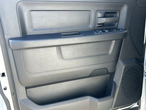 Used 2024 RAM 2500 Tradesman w/ Chrome Appearance Group image 16