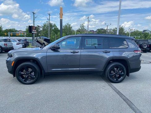 Used 2023 Jeep Grand Cherokee L Laredo AWD/4WD image 6