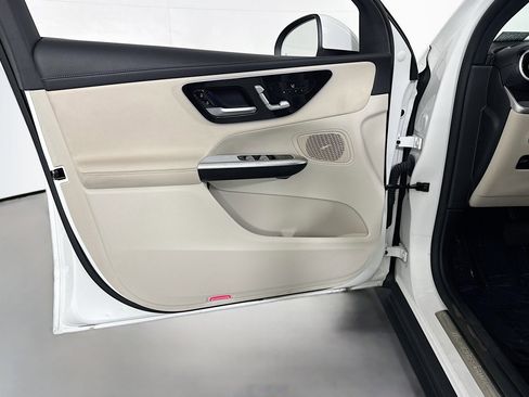 Used 2023 Mercedes-Benz GLC 300 image 20