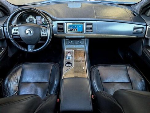 Used 2010 Jaguar XF R image 3