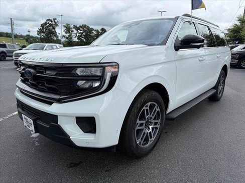Certified 2025 Ford Expedition Max Active AWD/4WD image 4