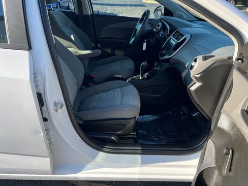 Used 2017 Chevrolet Sonic LT FWD image 23