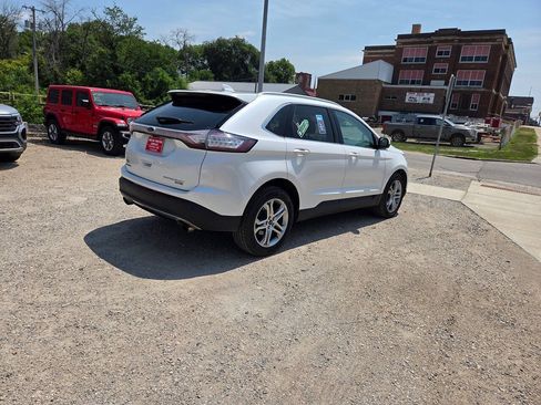 Used 2015 Ford Edge Titanium w/ Technology Package AWD/4WD image 16