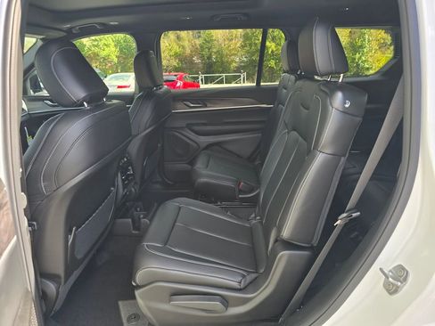 New 2025 Jeep Grand Cherokee L Limited image 10