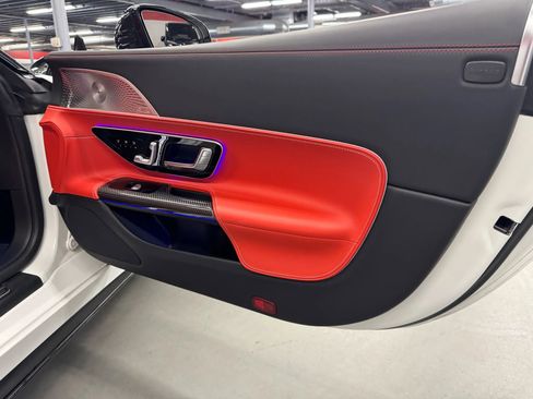 Used 2022 Mercedes-Benz SL 63 AMG 4MATIC image 34