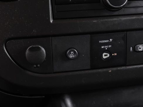 Used 2022 GMC Savana 2500 RWD image 24