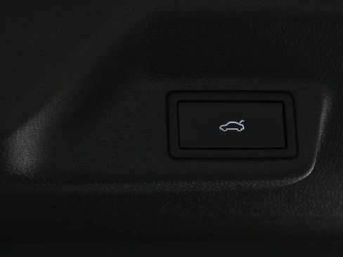 New 2025 Volkswagen ID. Buzz Pro S image 28