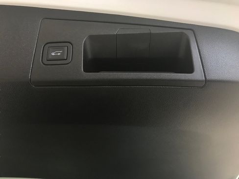 Certified 2025 Cadillac XT5 Luxury w/ LPO, Floor Liner Package image 11