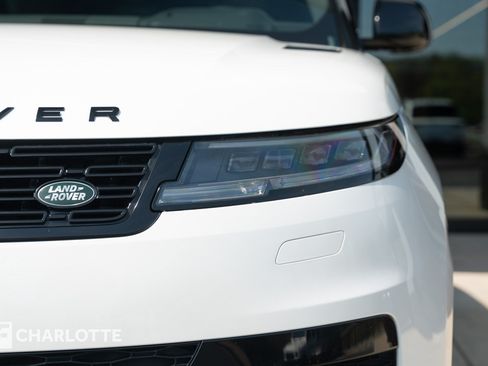Used 2024 Land Rover Range Rover Sport Dynamic SE AWD/4WD image 6