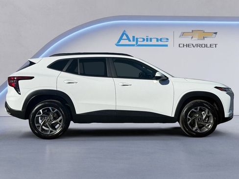 Used 2025 Chevrolet Trax LT w/ Driver Confidence Package image 6