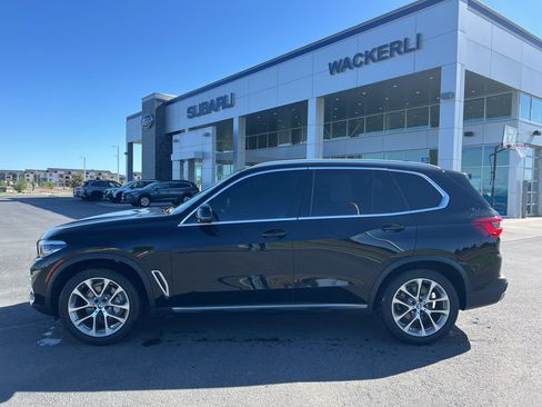 Used 2019 BMW X5 xDrive40i w/ Premium Package 2 AWD/4WD image 2