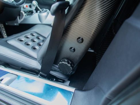 Used 2006 Ford GT RWD image 48