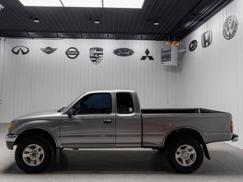 Used 1995 Toyota Tacoma 4x4 Xtracab image 3