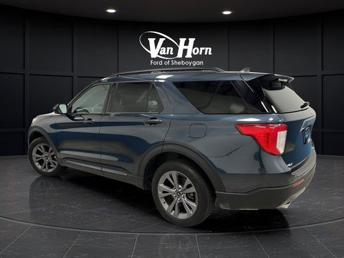 Used 2023 Ford Explorer XLT w/ Equipment Group 202A AWD/4WD image 5